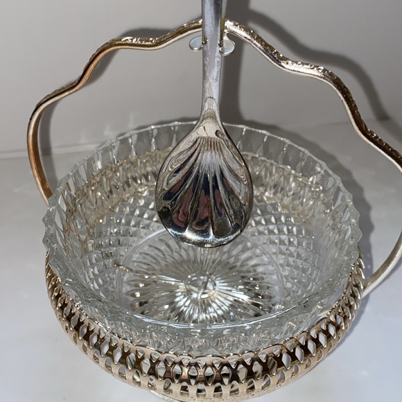 Vintage Mayell Glass Condiment Serving Dish in Silver Plated Basket Holder - Picture 2 of 6